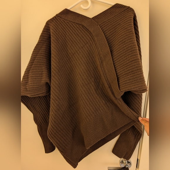 LVIR unbalanced sweater - Picture 4 of 4